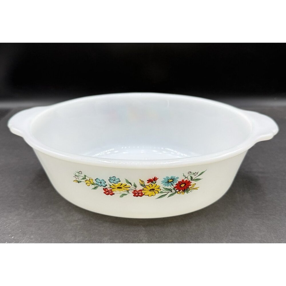 Anchor Hocking Fire King Milk Glass Casserole Dish 1.5 QT #467 Spring Wreath VTG